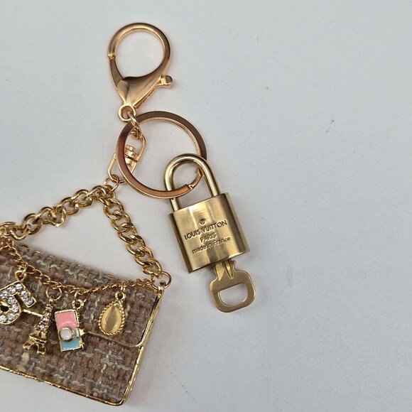 100% Auth Louis Vuitton Lock & Key with unbranded Bagcharm, Keycharm, Keychain - Picture 4 of 9